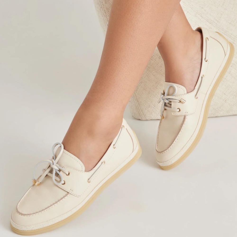 NEW Dolce Vita Boat Shoes / Loafers in bone leather / ivory. Size 9.5